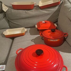 For sale 5 piece Le creuset pot set brand new